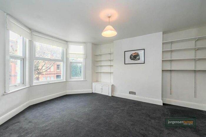 2 Bedroom Flat To Rent In Grafton Road, Acton, London, W3