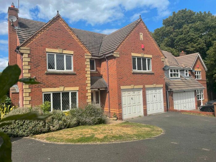 5 Bedroom Detached House To Rent In Crabtree Road, Walsall, WS1