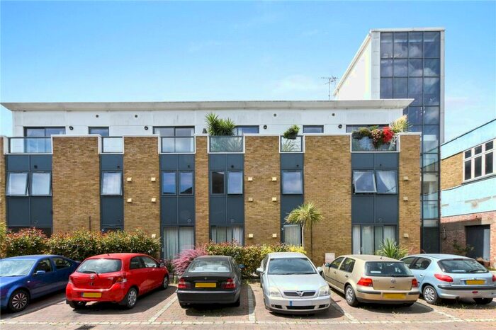 1 Bedroom Apartment To Rent In Vista Building, A Bow Road, London, E3