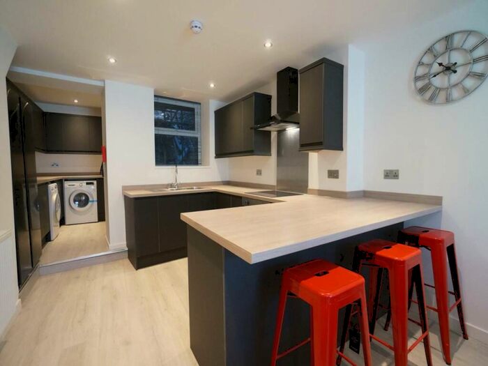 5 Bedroom House To Rent In Fron Heulog, Bangor, LL57