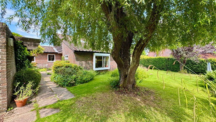 4 Bedroom Detached Bungalow For Sale In Enborne Street, Enborne, Newbury, RG20
