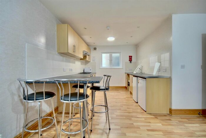 4 Bedroom Flat To Rent In Sandringham Suites Amp; Apartments, Southsea, PO5