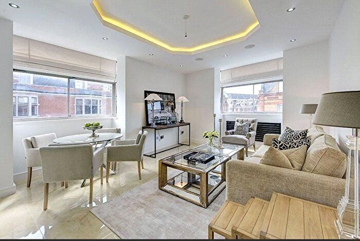2 Bedroom Flat To Rent In New Cavendish Street, London, W1G