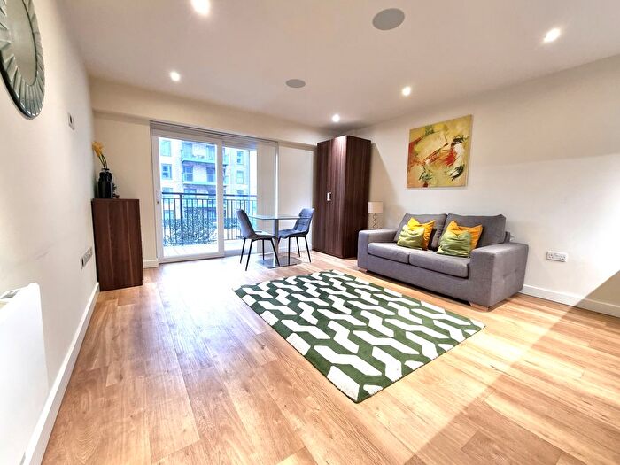 Studio To Rent In Golding House, Beaufort Square, London, NW9