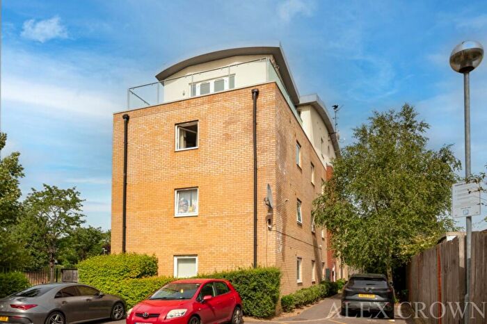 2 Bedroom Flat For Sale In Chamberlain Close, Ilford, IG1