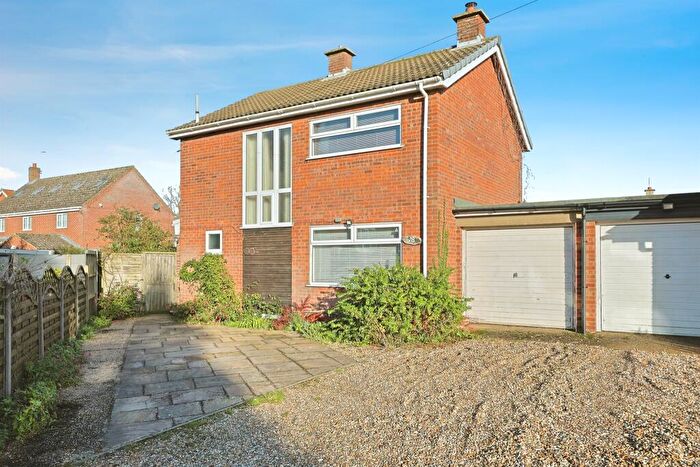 3 Bedroom Link Detached House For Sale In Park Highatt Drive, Shipdham, Thetford, IP25