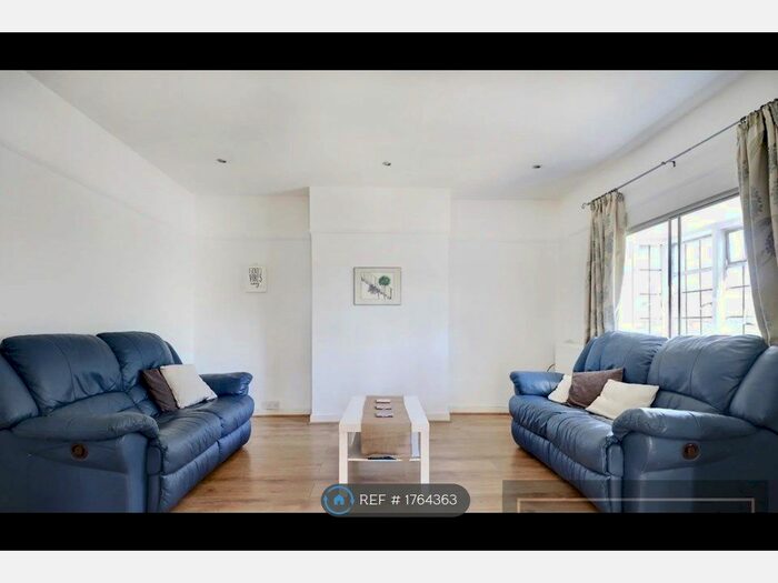 3 Bedroom Maisonette To Rent In Lyttelton Road, London, N2