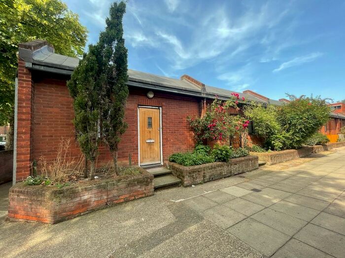 2 Bedroom Apartment To Rent In Oakshott Court, Polygon Road, NW1