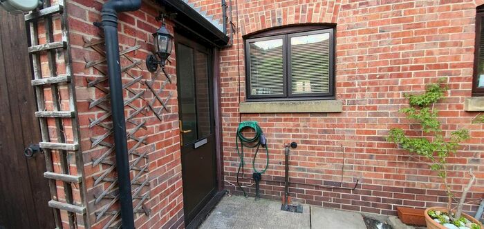 2 Bedroom Cottage To Rent In Huddlestones Wharf, Newark, NG24