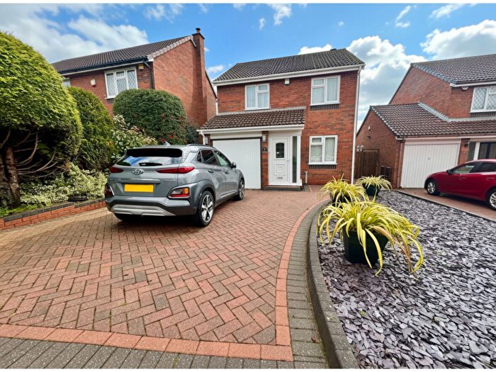 3 Bedroom Detached House For Sale In Beverley Close, Sutton Coldfield, B72