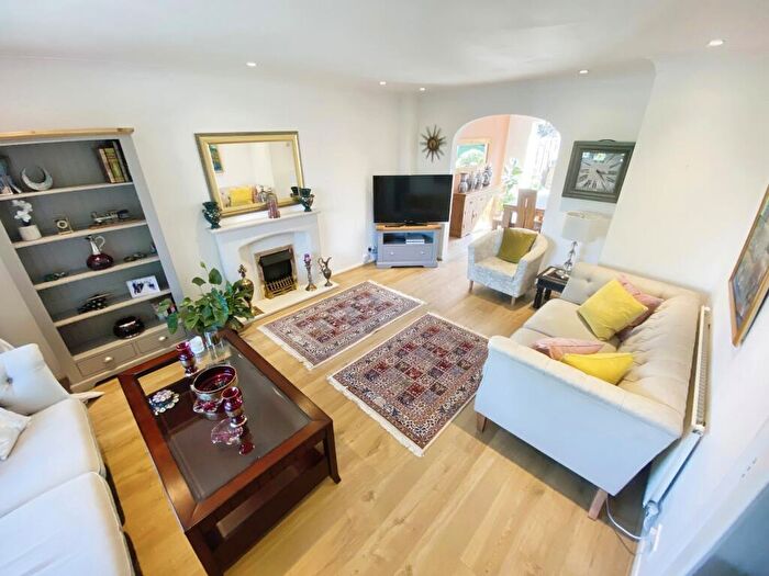 4 Bedroom Detached House To Rent In Tansy Close, Guildford, GU4