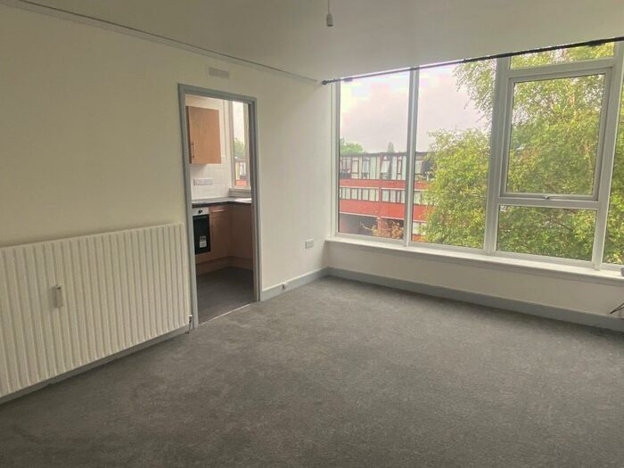 1 Bedroom Flat To Rent In Browns Green, Birmingham, B20