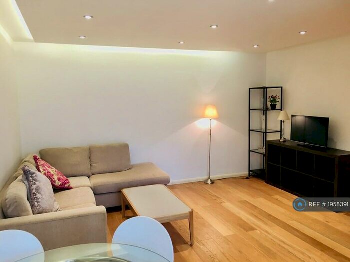 3 Bedroom Flat To Rent In Straffan Lodge, London, NW3