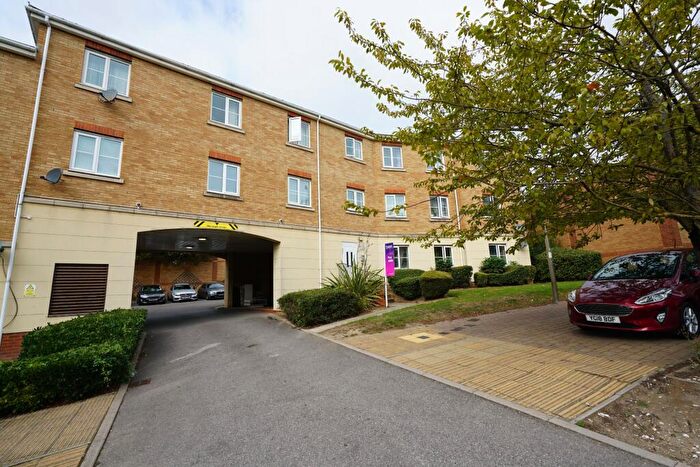 2 Bedroom Flat To Rent In Coniston Avenue, Purfleet-on-Thames, RM19