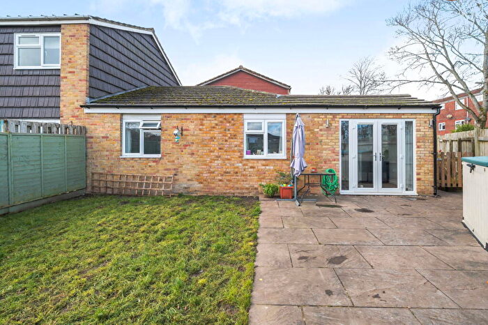3 Bedroom Terraced Bungalow For Sale In Sibelius Close, Basingstoke, RG22