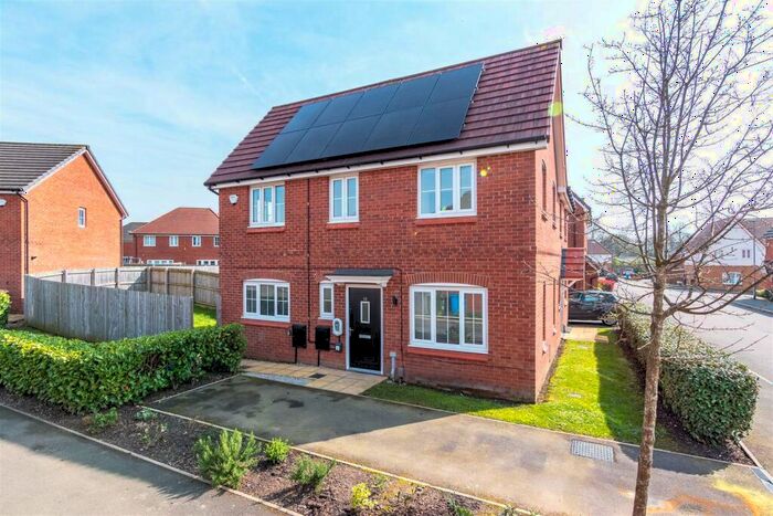 3 Bedroom Semi-Detached House To Rent In Rose Street, Chadderton, OL9