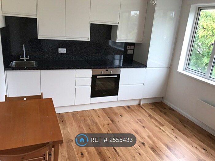 2 Bedroom Flat To Rent In Liverpool Road, London (Islington), N7