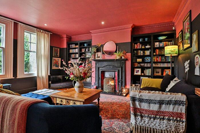 8 Bedroom Terraced House For Sale In Newton House, DL2