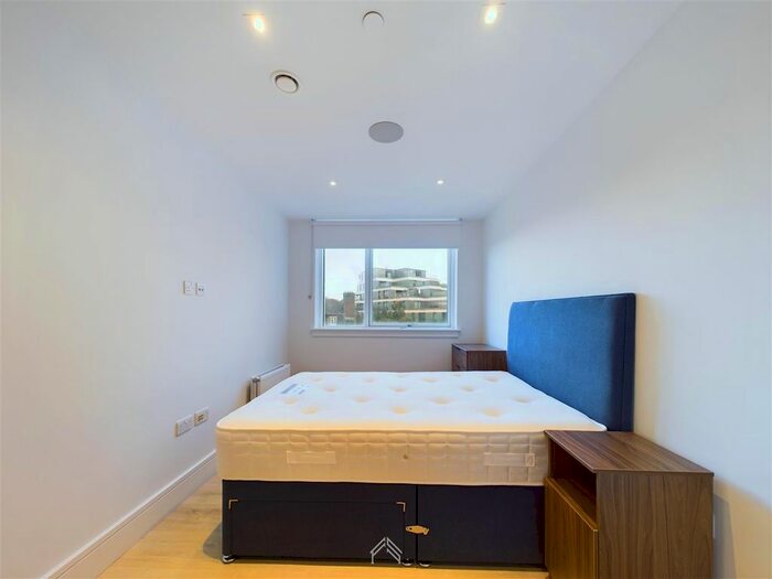 3 Bedroom Flat To Rent In Olympic Way, Wembley, HA9