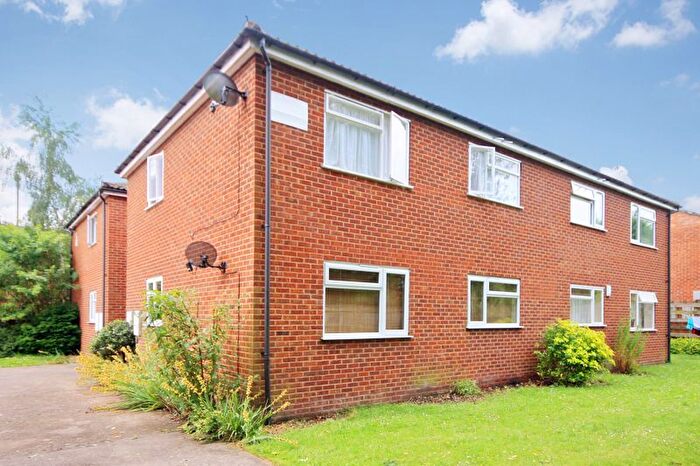 1 Bedroom Flat To Rent In Savill Way, Marlow, SL7