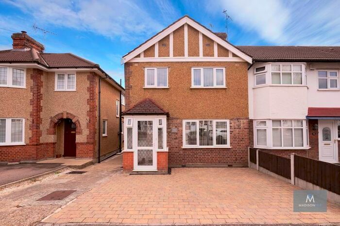 3 Bedroom Terraced House To Rent In Habgood Road, Loughton, IG10