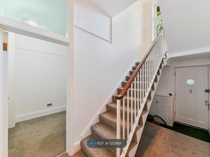 1 Bedroom Flat To Rent In St. Michael Vicarage, London N9