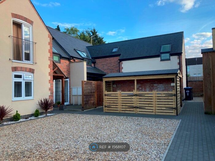 2 Bedroom Flat To Rent In The Stable Yard, Rugby, CV21