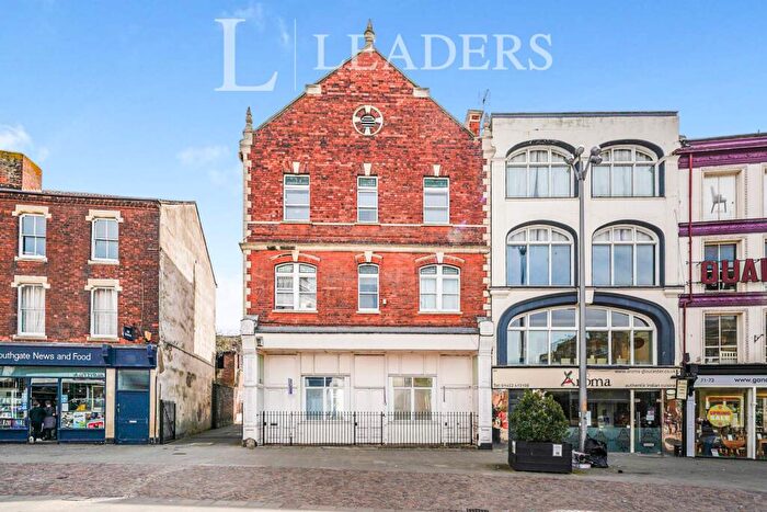 1 Bedroom Flat To Rent In Chelsea Court, Southgate Street, GL1