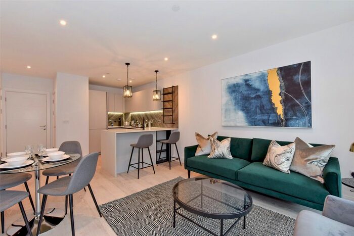 2 Bedroom Flat To Rent In Darjeeling House, Memorial Avenue, Slough, SL1