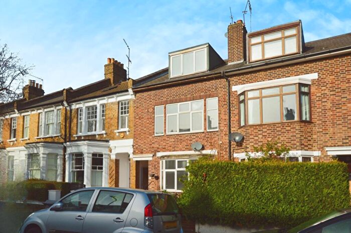 2 Bedroom Flat To Rent In Windermere Avenue, Queen's Park, NW6