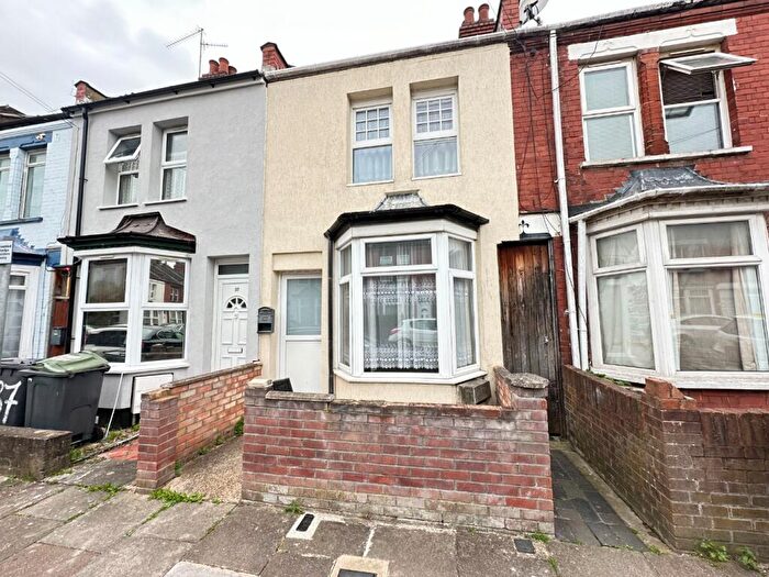 2 Bedroom Terraced House To Rent In Newcombe Road, Luton, Bedfordshire, LU1
