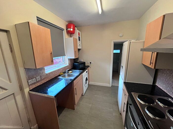 5 Bedroom End Of Terrace House To Rent In Barras Lane, Coventry, CV1