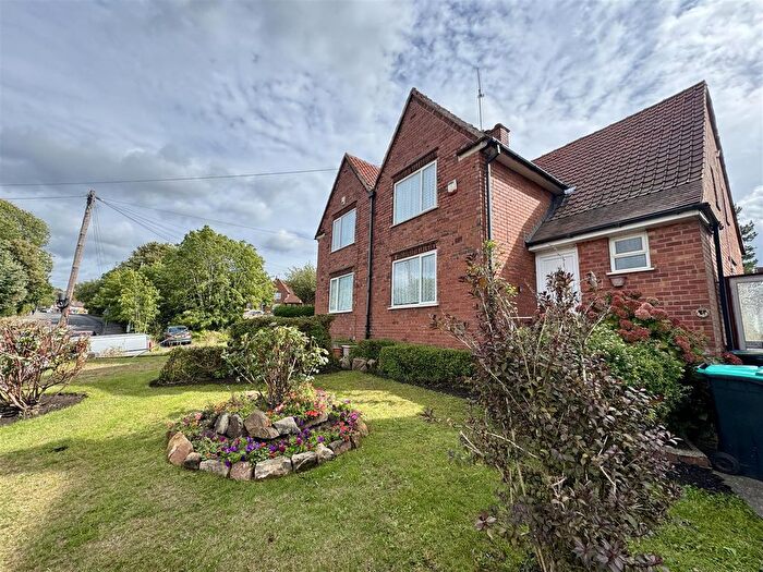 3 Bedroom Semi-Detached House For Sale In Ravensdale Road, Mansfield, NG18
