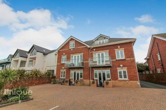 2 Bedroom Flat To Rent In Inner Promenade, Lytham St. Annes, Lancashire, FY8