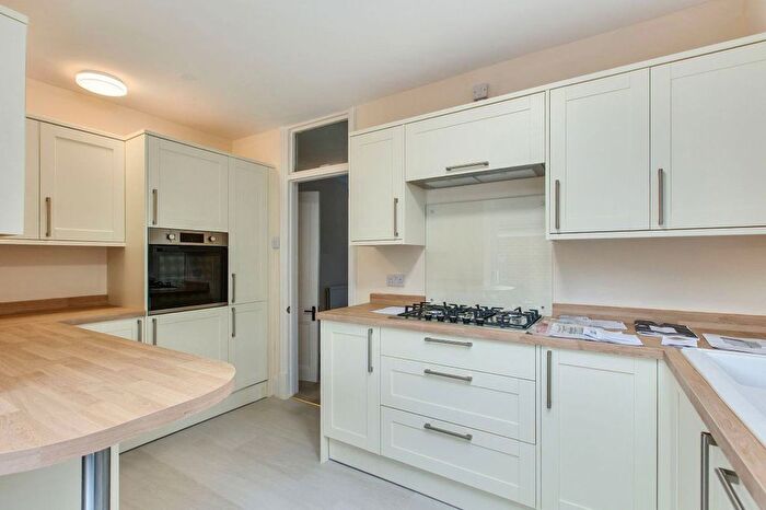 3 Bedroom Flat To Rent In Rockdale Road, Sevenoaks, TN13