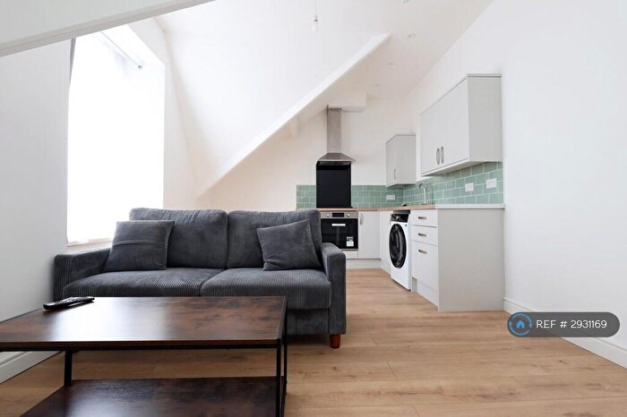 Studio To Rent In St Thomas, Swansea, SA1
