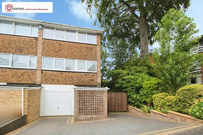 4 Bedroom Terraced House For Sale In Wakelam Gardens, Great Barr, Birmingham, B43