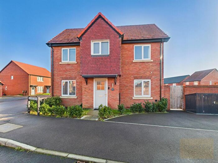 3 Bedroom End Of Terrace House For Sale In Weaver Drive, Churchdown, GL3