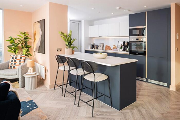 3 Bedroom Apartment To Rent In Bed - Cortland, Bankside Blvd, M3