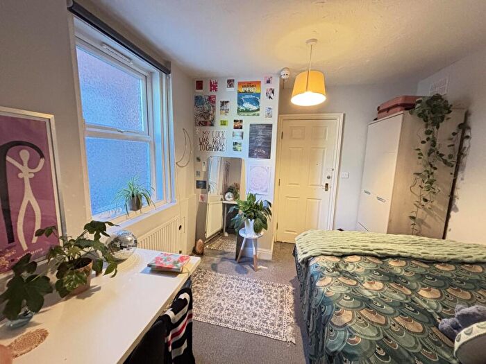 8 Bedroom House To Rent In Victoria Road, Leeds, LS6