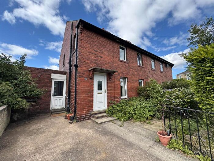 3 Bedroom Semi-Detached House For Sale In Westerley Way, Shelley, Huddersfield, HD8