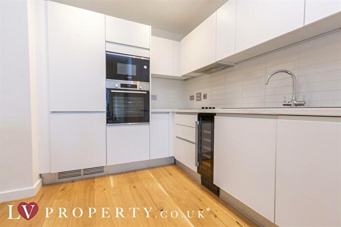 2 Bedroom Apartment To Rent In The Axium, Windmill Street, Birmingham, B1