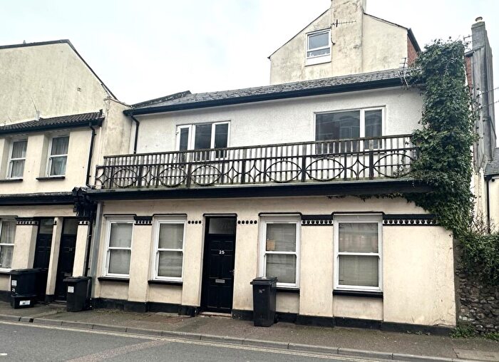 2 Bedroom Apartment To Rent In Regent St, Dawlish, EX7