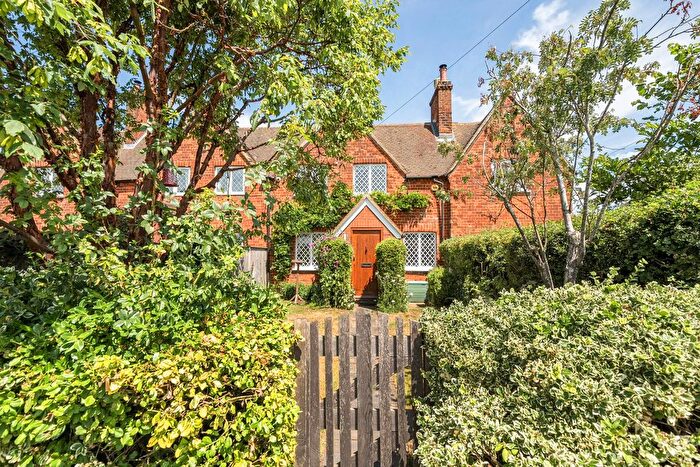 2 Bedroom Cottage For Sale In Water End, Eversholt, MK17