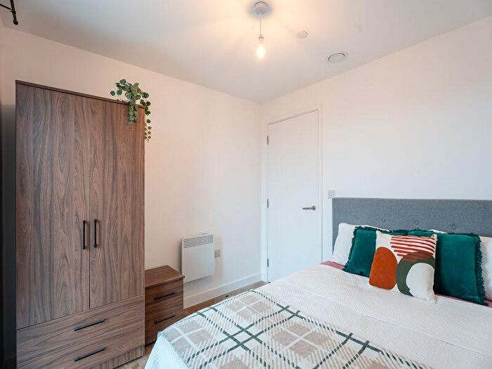 2 Bedroom Apartment To Rent In Phoenix, Saxton Lane, Leeds, LS9