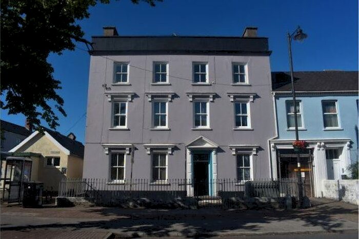 1 Bedroom Flat To Rent In Main Street, Pembroke, SA71