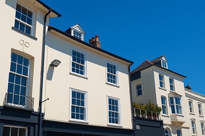 2 Bedroom Flat To Rent In Market Street, Dartmouth, TQ6