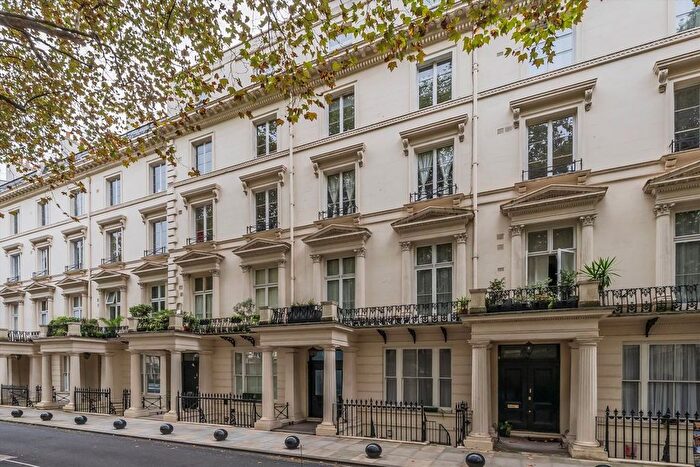 1 Bedroom Flat For Sale In Westbourne Terrace, Hyde Park, W2