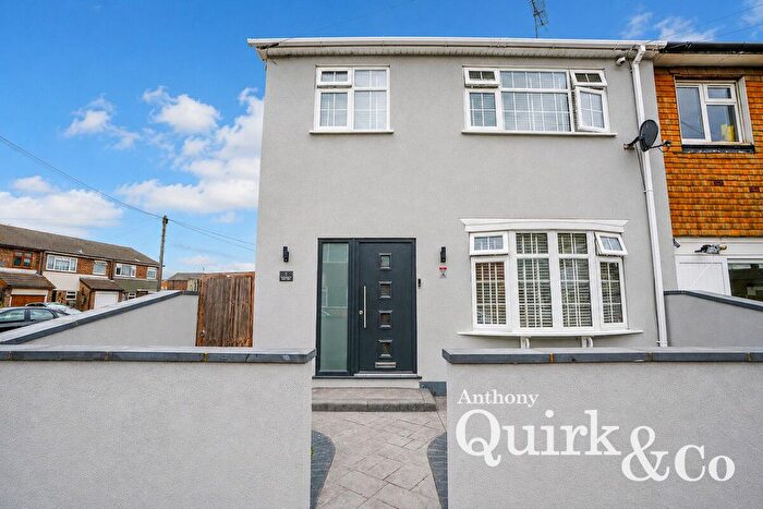 3 Bedroom End Terrace House For Sale In St. Johns Crescent, Canvey Island, SS8