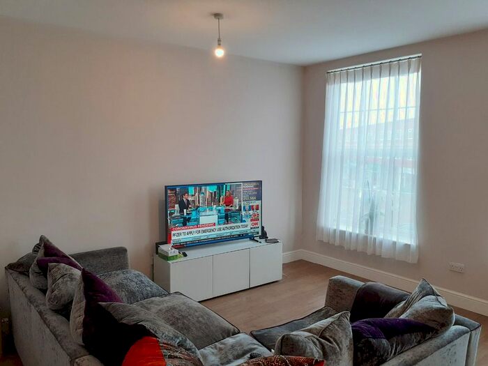 2 Bedroom Flat To Rent In Petunia Court, New Malden, KT3